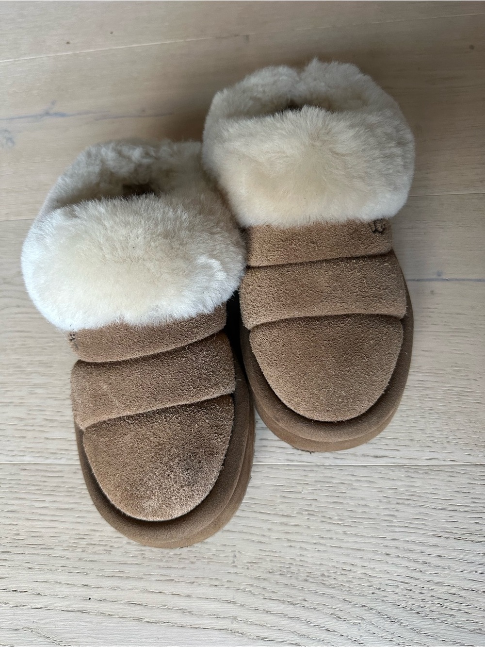 UGG Kids Tazzlita - Picture 2 of 4